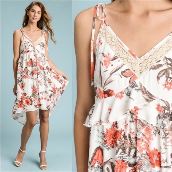 ✨JUST IN✨HIGH LOW FLOWY FLORAL LACE DRESS - Picture 2 of 2